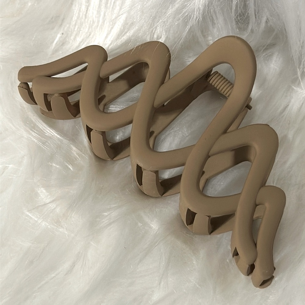 Light brown Hair Claw